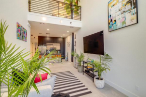 3 Mi to Dtwn Modern Townhome with Yard in Houston